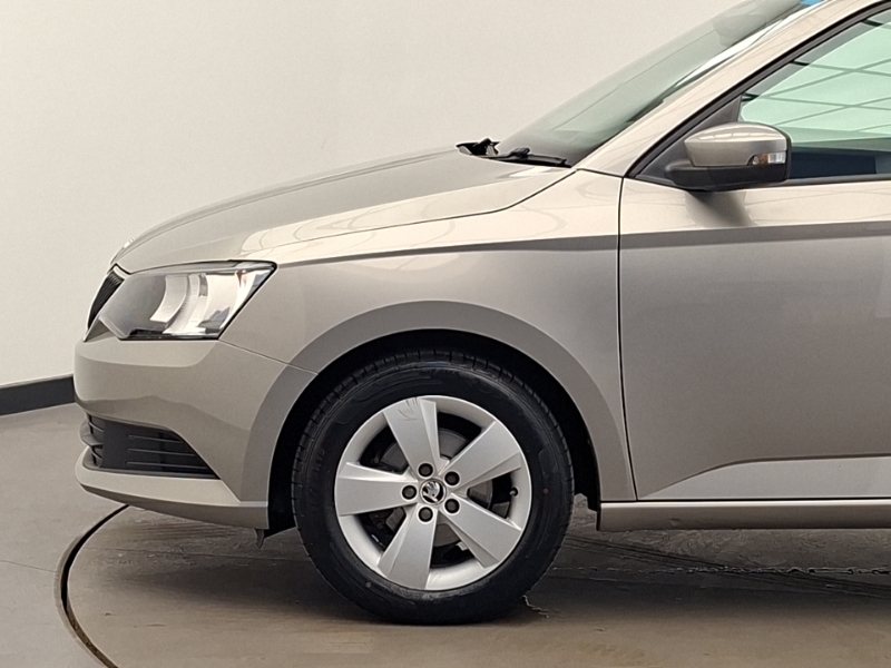 Skoda Fabia Se L Tsi 5-Door Red #19
