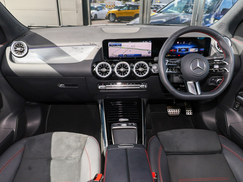 Mercedes-Benz GLA Class Gla 200 Amg Line Executive Black #3