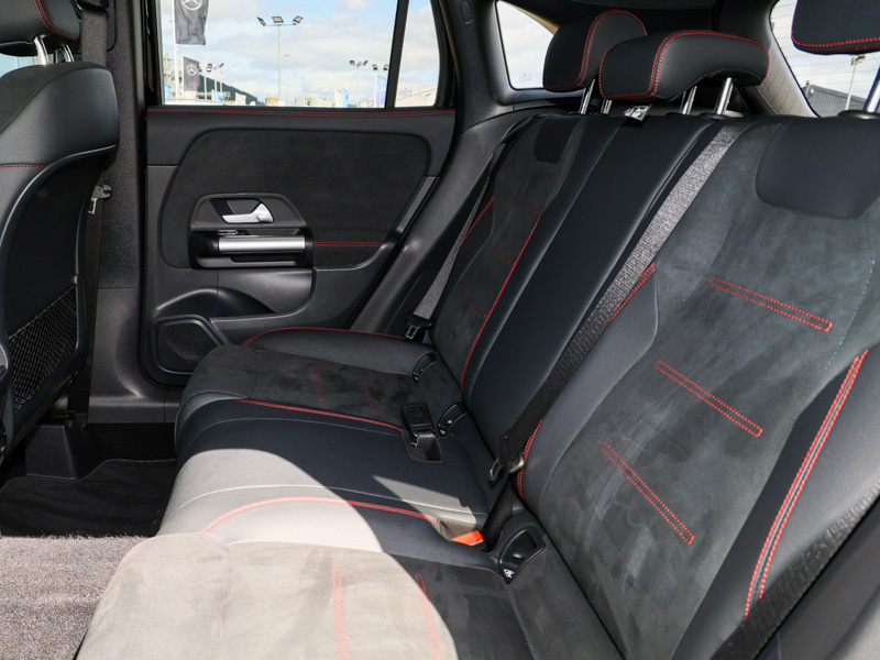 Mercedes-Benz GLA Class Gla 200 Amg Line Executive Black #6