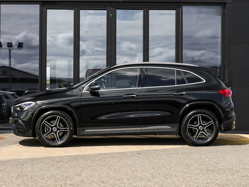 Mercedes-Benz GLA Class Gla 200 Amg Line Executive Black #4