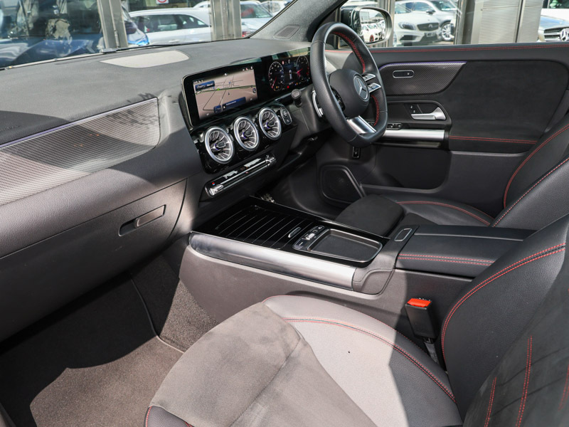 Mercedes-Benz GLA Class Gla 200 Amg Line Executive Black #5