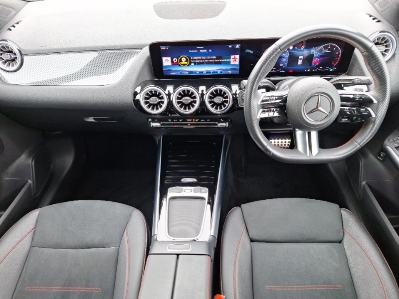 Mercedes-Benz GLA Class Gla 200 Amg Line Executive White #3