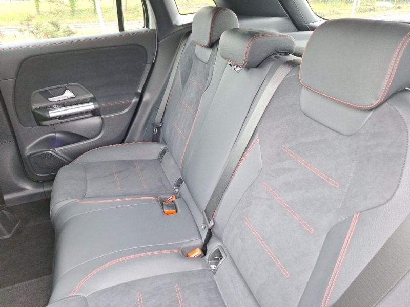 Mercedes-Benz GLA Class Gla 200 Amg Line Executive White #6