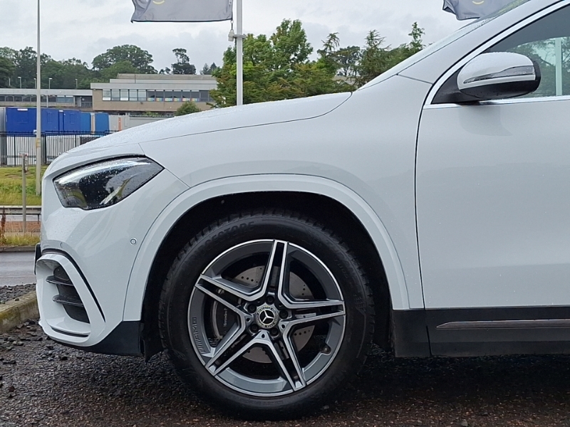 Mercedes-Benz GLA Class 2.0 Gla200d Amg Line Executive Suv 8G Black #19
