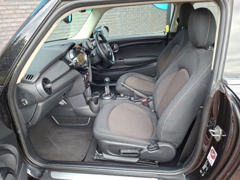 Mini Hatch 1.5 Cooper Black #5