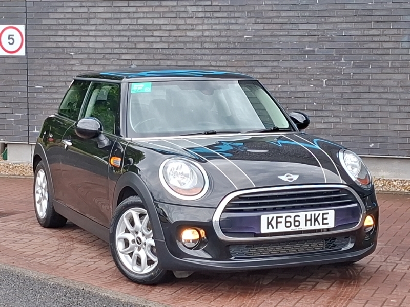 Mini Hatch 1.5 Cooper Black