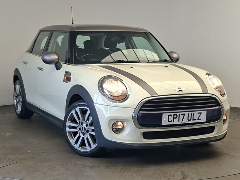 Mini Hatch 1.5 Cooper Seven White