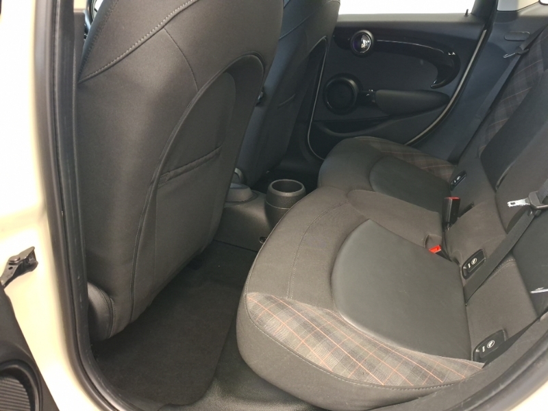 Mini Hatch 1.5 Cooper Seven White #6