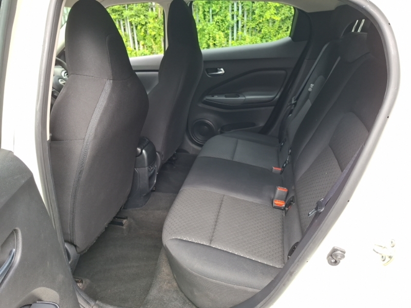 Nissan Juke 1.0 Dig-t Acenta Premium White #6