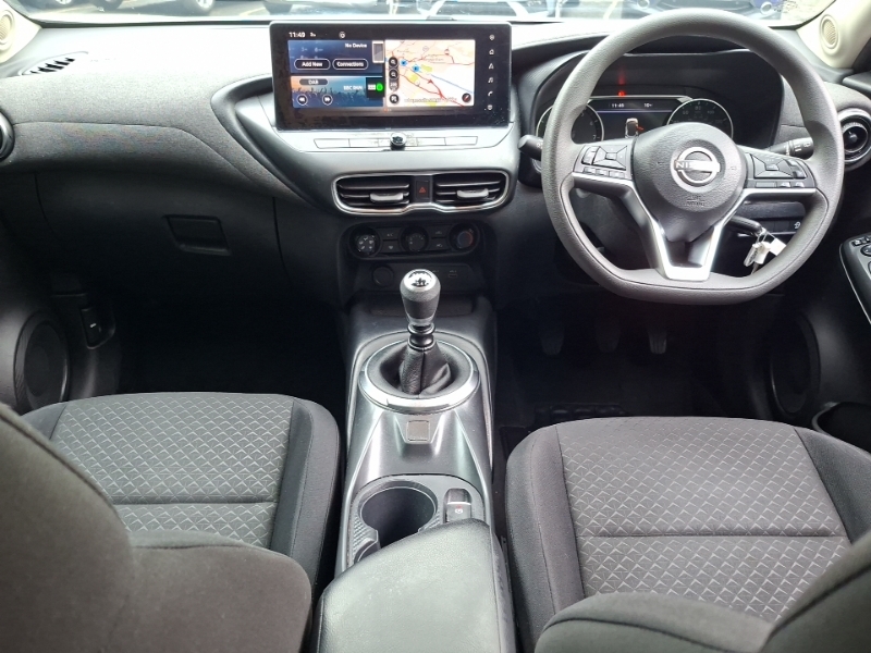 Nissan Juke 1.0 Dig-t Acenta Premium White #3