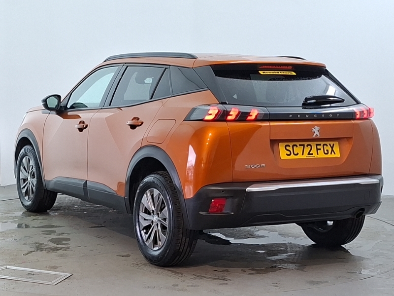 Peugeot 2008 1.2 Puretech Active Premium Orange #2
