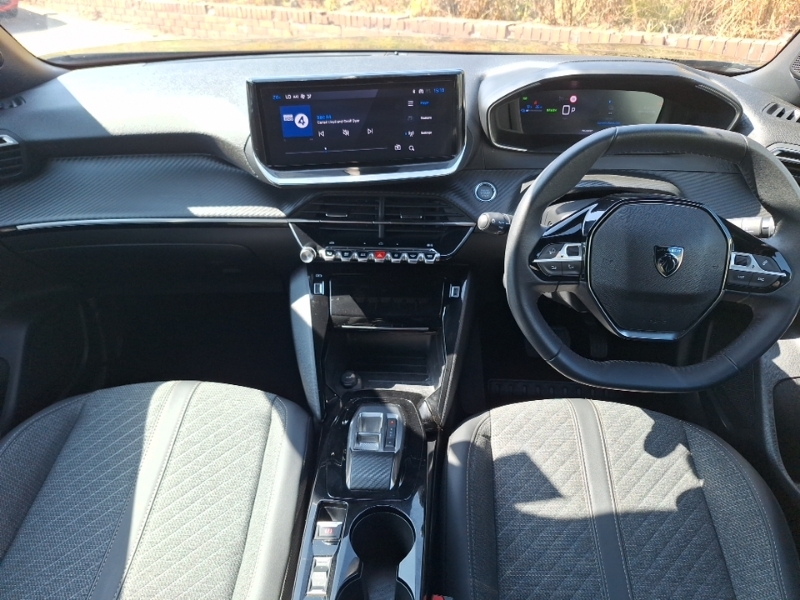 Peugeot e-2008 100Kw Allure 50Kwh Black #3