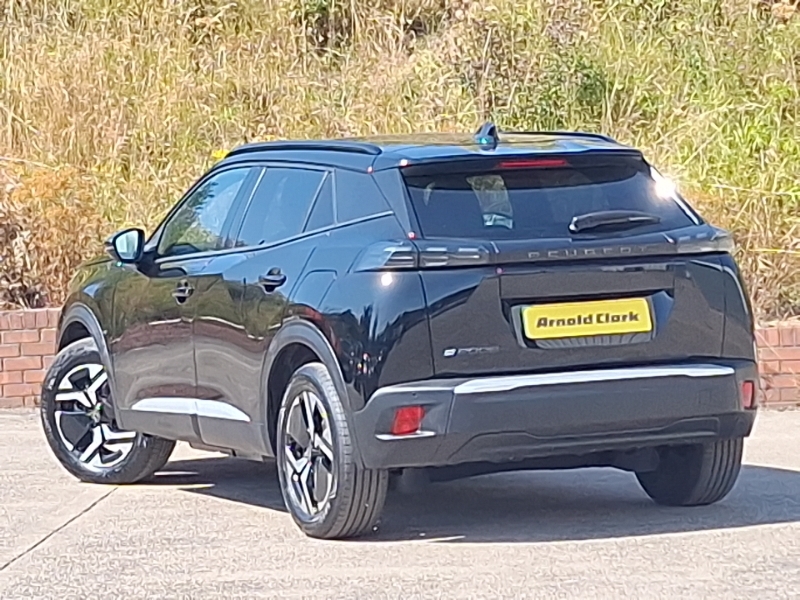 Peugeot e-2008 100Kw Allure 50Kwh Black #2