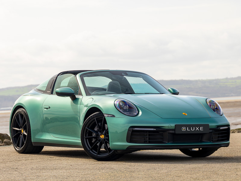 Porsche 911 2dr Pdk Green