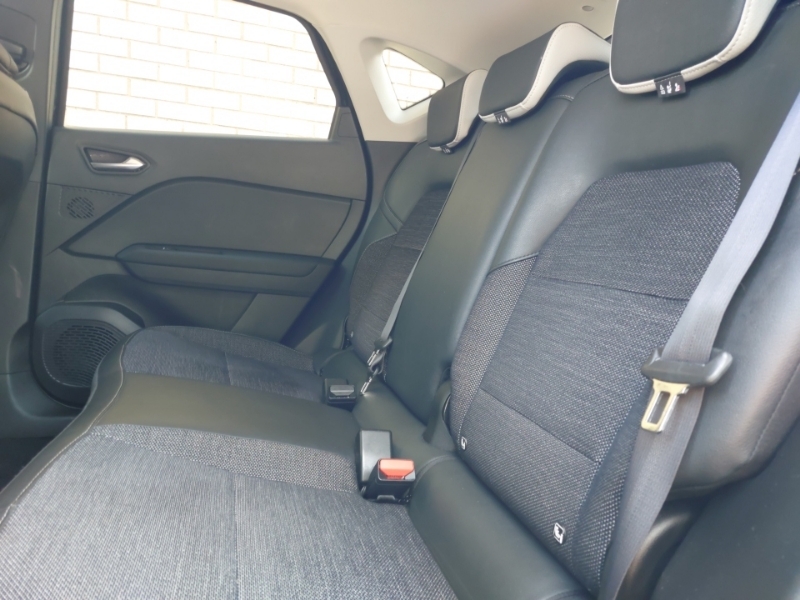 Renault Captur 1.0 Tce 90 Techno Black #6