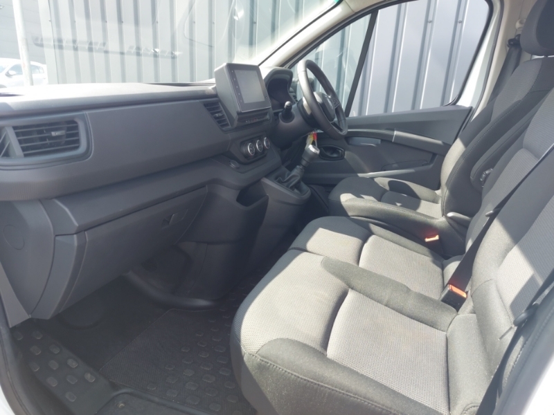 Renault Trafic Ll30 Blue Dci 130 Advance Safety Van White #5