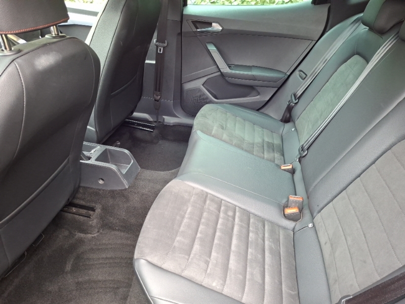 Seat Arona 1.0 Tsi 110 Fr Sport Black #6