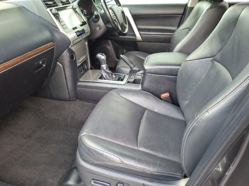 Toyota Land Cruiser 2.8 D-4d Icon 7 Seats Grey #5