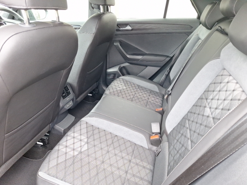 Volkswagen T-Roc 2.0 Tdi 150 Evo R-line Dsg Black #6