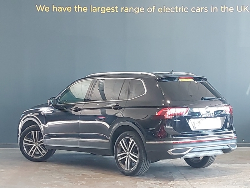 Volkswagen Tiguan Allspace 1.5 Tsi Elegance Dsg Black #2