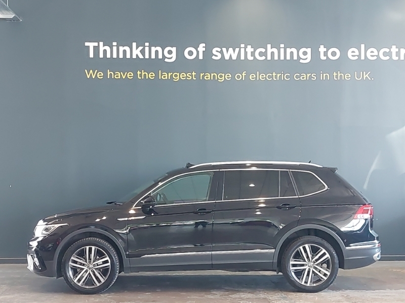 Volkswagen Tiguan Allspace 1.5 Tsi Elegance Dsg Black #4