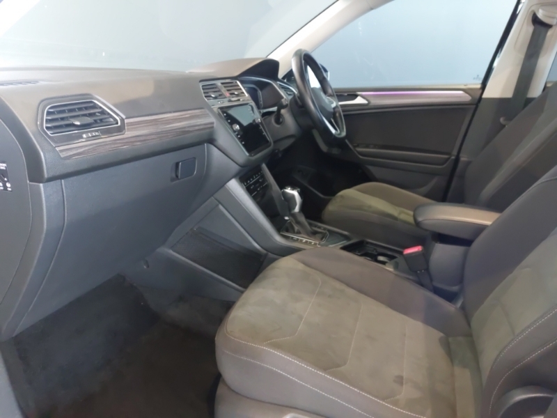 Volkswagen Tiguan Allspace 1.5 Tsi Elegance Dsg Black #5