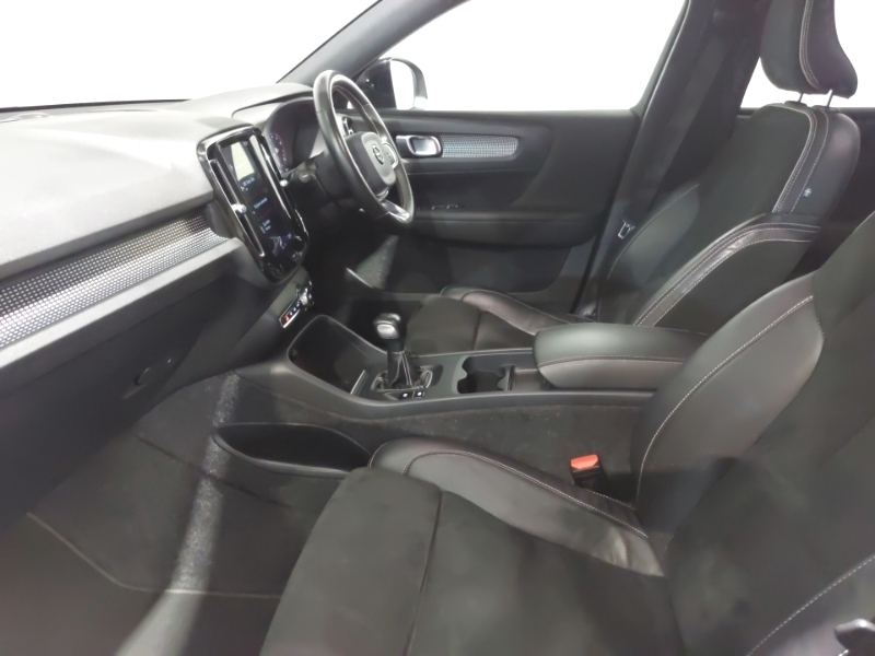 Volvo XC40 1.5 T3 163 R Design Silver #5
