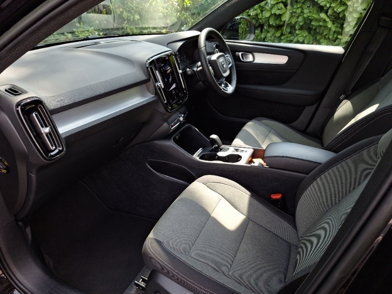 Volvo XC40 1.5 T4 Recharge Phev Core Bright Black #5