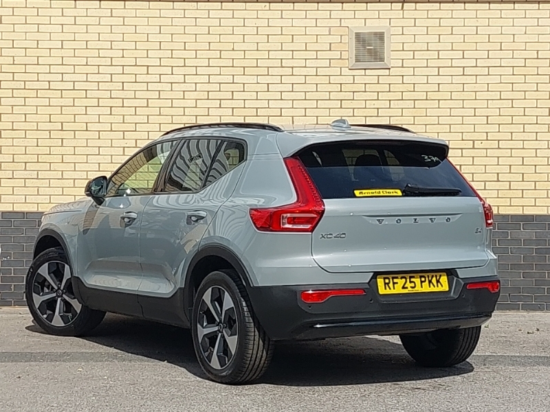 Volvo XC40 2.0 B4p Plus Dark Grey #2