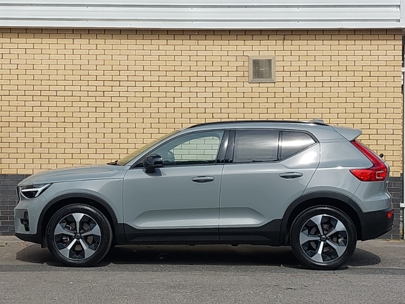 Volvo XC40 2.0 B4p Plus Dark Grey #4
