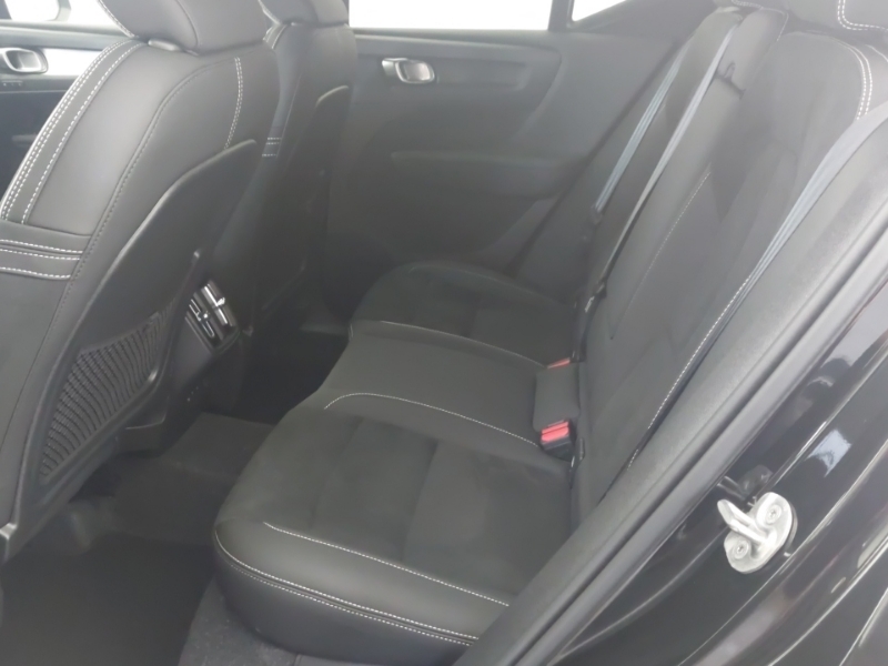 Volvo XC40 2.0 B4p Plus Black Edition Black #6