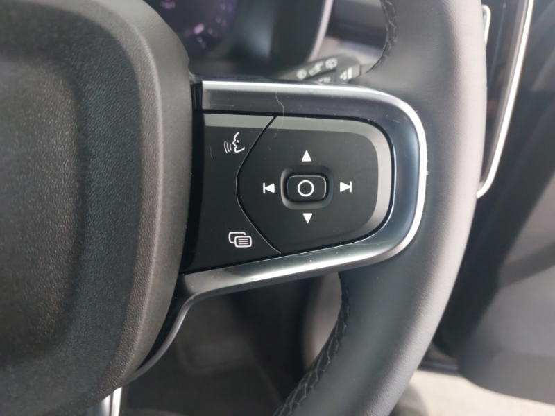 Volvo XC40 Plus, B4 Mild Hybrid, Dark White #13