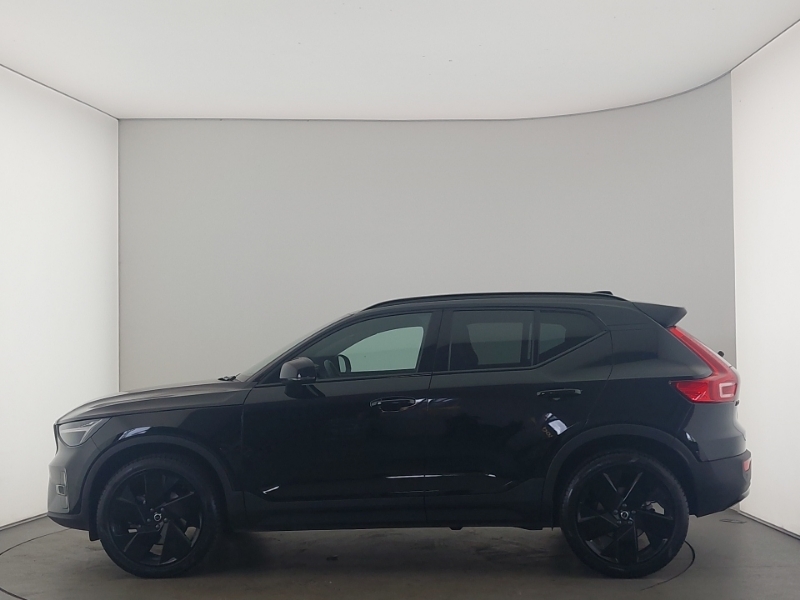 Volvo XC40 2.0 B4p Plus Black Edition Black #4