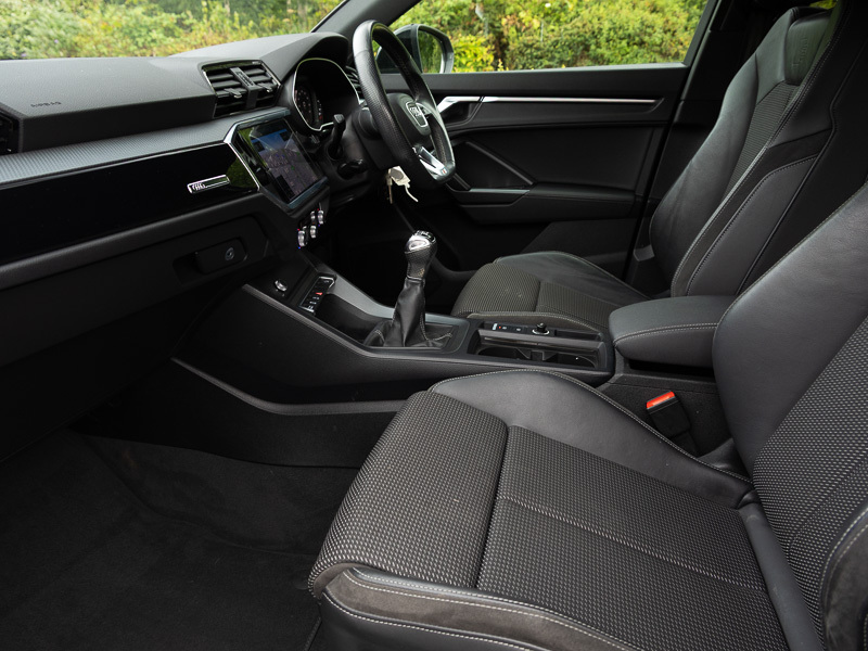 Audi Q3 35 Tfsi Black Edition Black #5