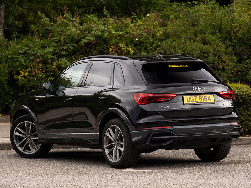Audi Q3 35 Tfsi Black Edition Black #2