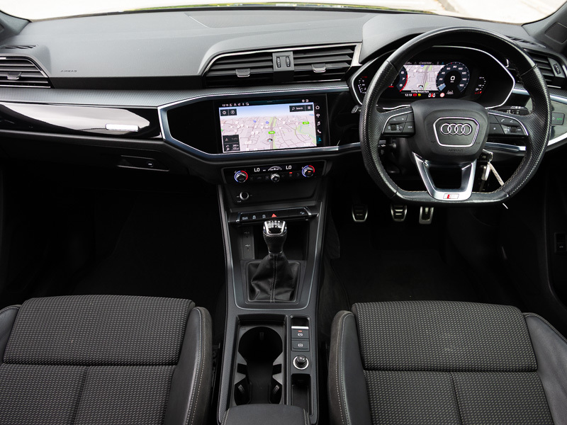 Audi Q3 35 Tfsi Black Edition Black #3