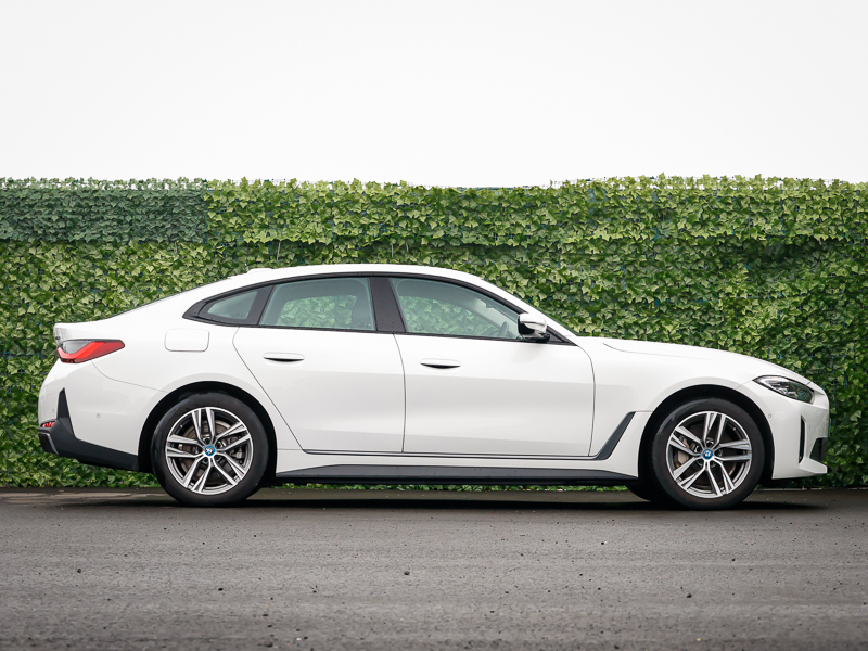 BMW i4 210Kw Edrive35 Sport 70Kwh White #3