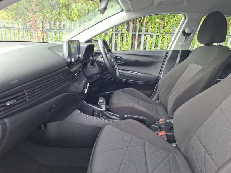 Hyundai Bayon 1.0 Tgdi 48V Mhev Se Connect Dct White #5