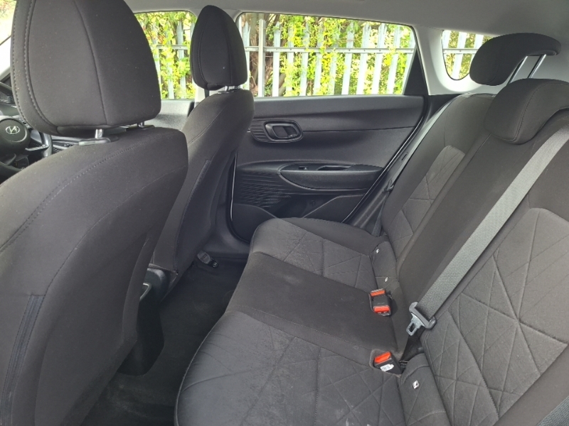 Hyundai Bayon 1.0 Tgdi 48V Mhev Se Connect Dct White #6