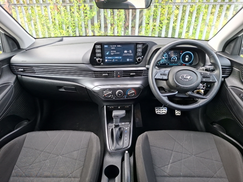 Hyundai Bayon 1.0 Tgdi 48V Mhev Se Connect Dct White #3