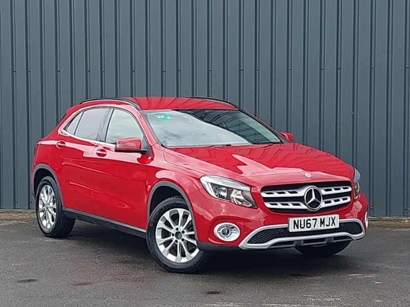 Mercedes-Benz GLA Class Gla 200D Se Executive Red