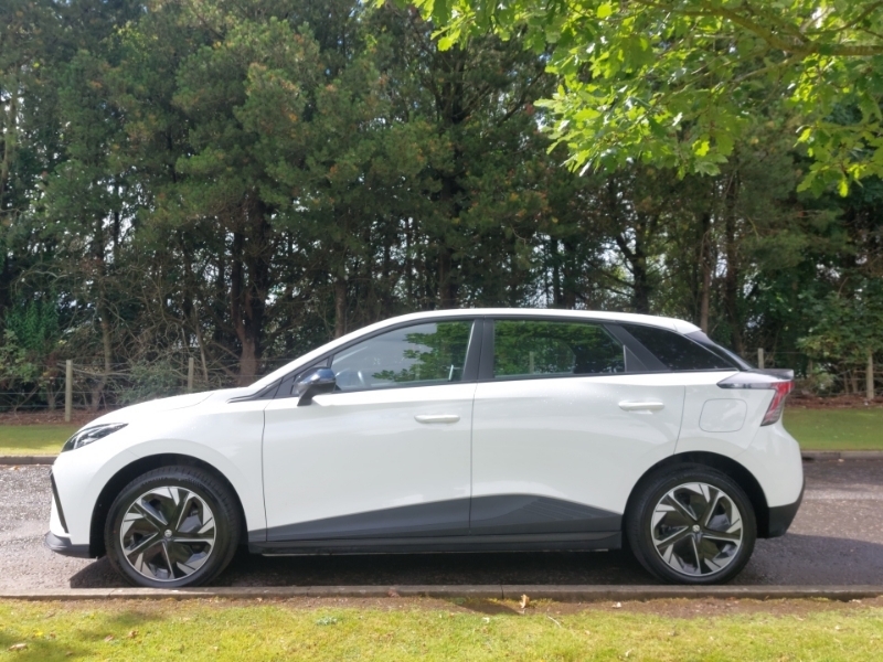 MG MG4 125Kw Se Ev 51Kwh White #4