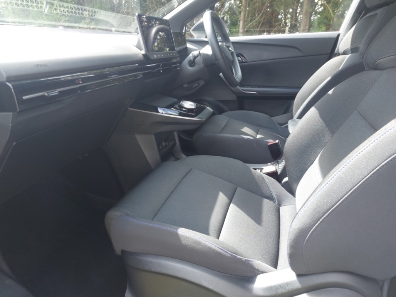 MG MG4 125Kw Se Ev 51Kwh White #5