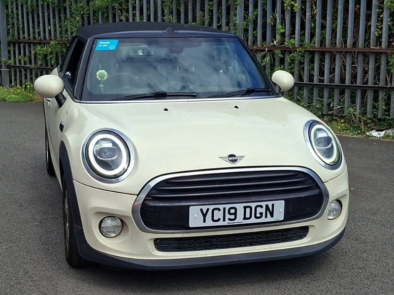 Mini Convertible 1.5 Cooper Classic II White