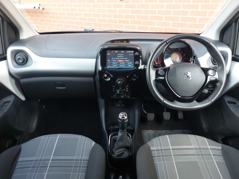 Peugeot 108 1.2 Puretech Allure White #3