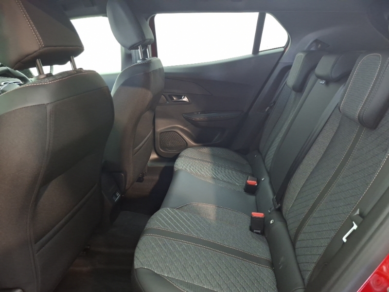 Peugeot 2008 1.2 Puretech Allure Red #6