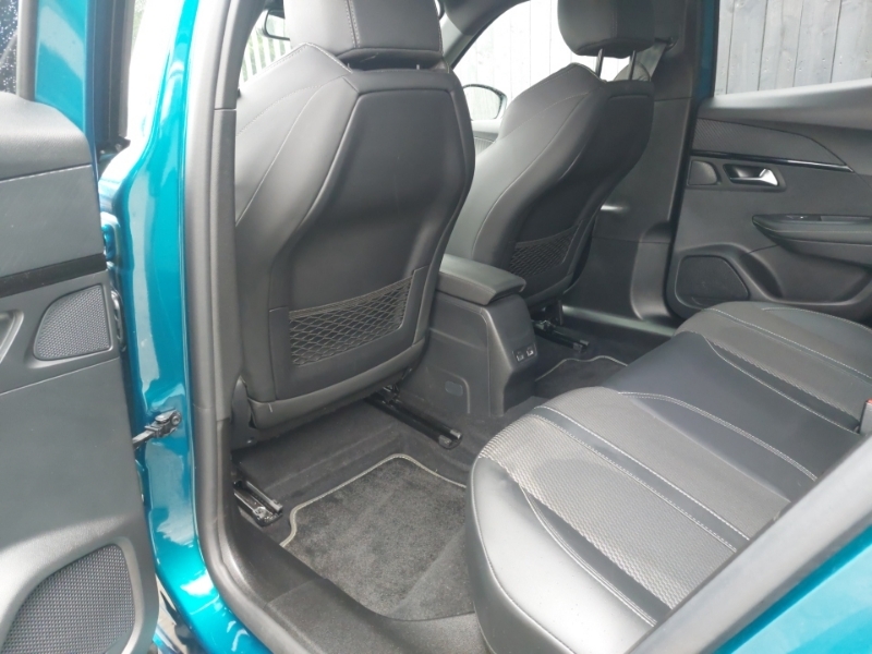 Peugeot e-2008 115Kw Gt 54Kwh Blue #6