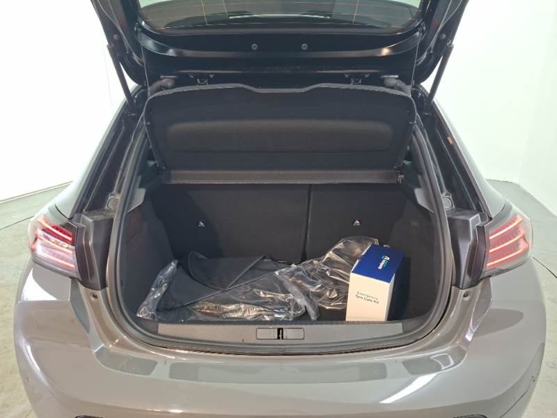 Peugeot e-208 100Kw Gt 50Kwh Black #18