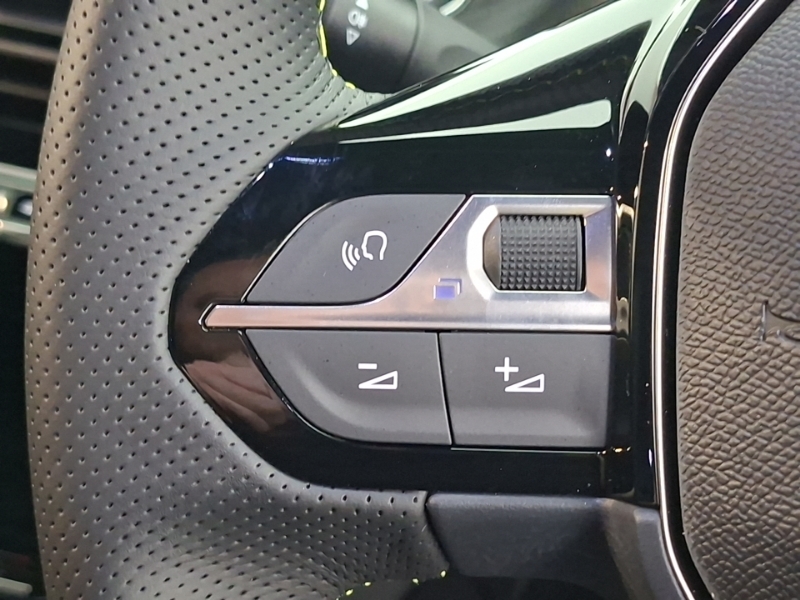 Peugeot e-208 100Kw Gt 50Kwh Black #12