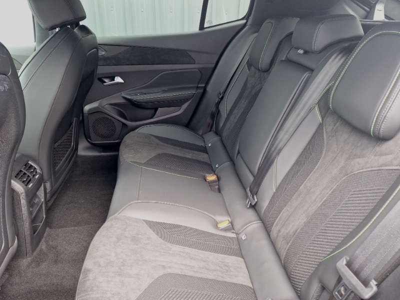 Peugeot 408 1.2 Hybrid Gt Premium E-dsc6 Black #6